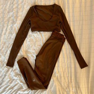Alo set in cinnamon brown (fits xs-small)